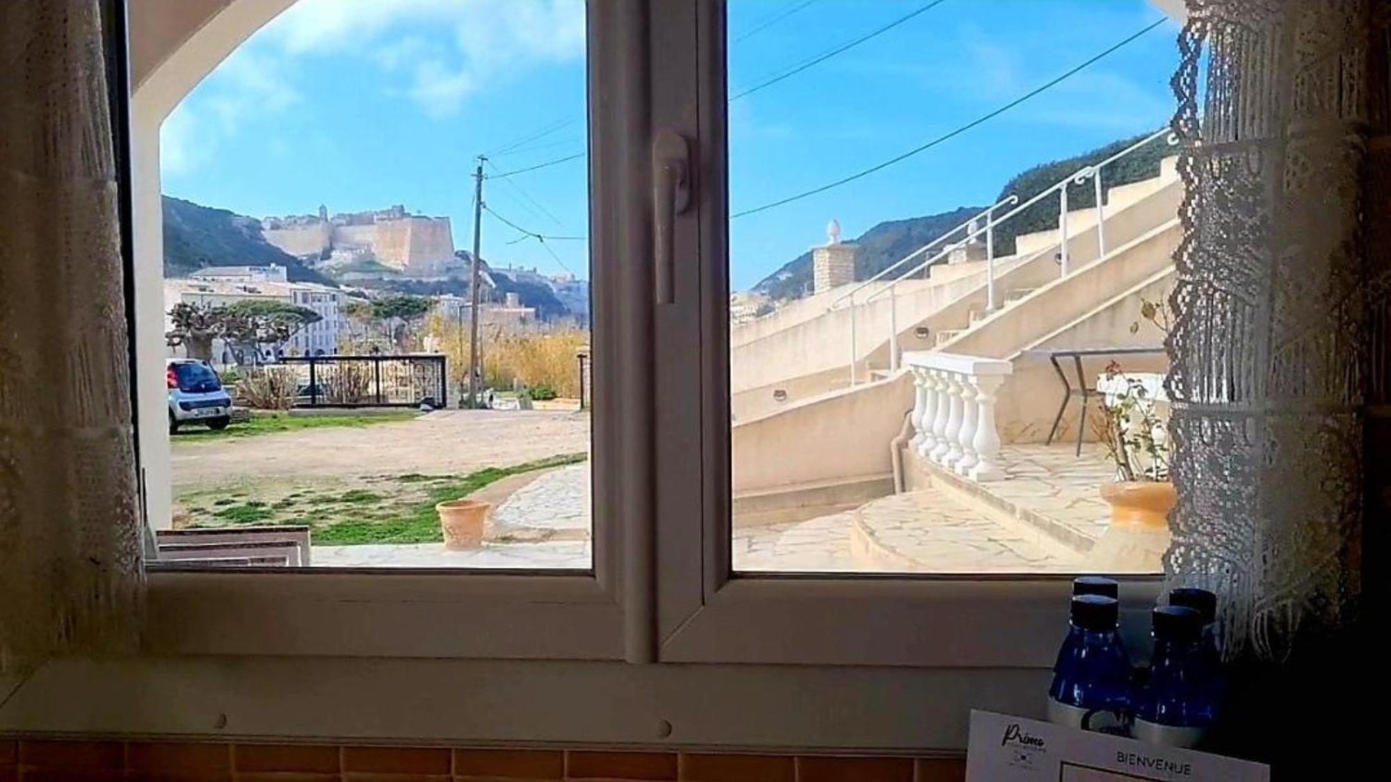 Appartement Kalliste, Logements Avec Vue Citadelle De Bonifacio Bonifacio  Exterior foto